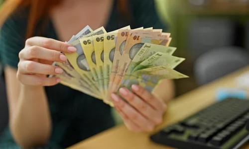acesti oameni au noroc la bani, foto shutterstock jpg