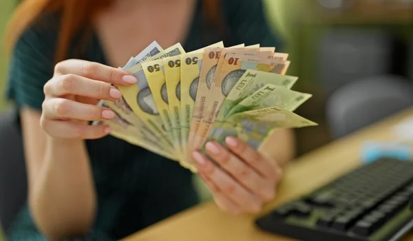 acesti oameni au noroc la bani, foto shutterstock jpg