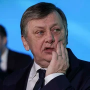 Consiliul Național al PNL pentru validarea lui Crin Antonescu în rolul de candidat al alianței PSD-PNL-UDMR-Minorități la alegerile prezidențiale din mai 2025, desfășurat la Palatul Parlamentului, în București. FOTO Inquam Photos / Octav Ganea