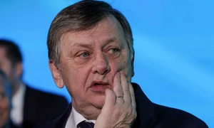 Consiliul Național al PNL pentru validarea lui Crin Antonescu în rolul de candidat al alianței PSD-PNL-UDMR-Minorități la alegerile prezidențiale din mai 2025, desfășurat la Palatul Parlamentului, în București. FOTO Inquam Photos / Octav Ganea