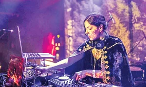 A lansat recent un album jpeg