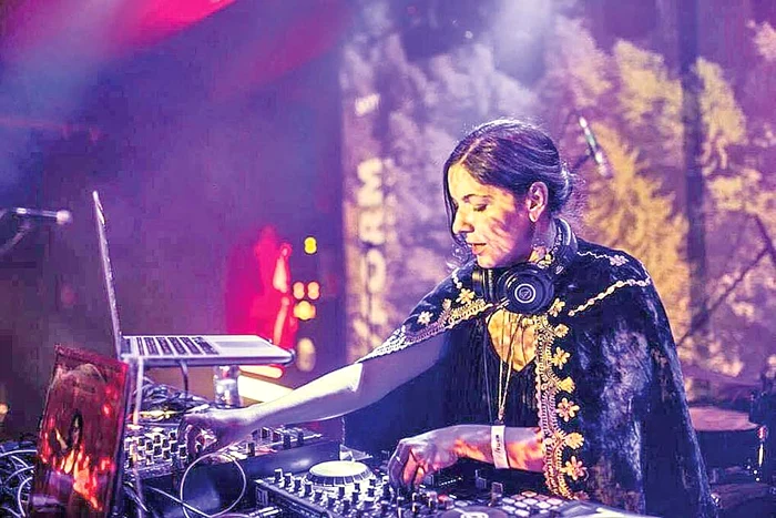 A lansat recent un album