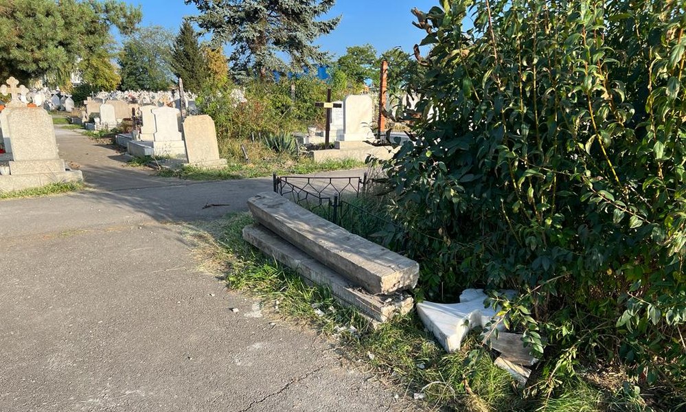 Criză gravă de locuri în cimitire într-un mare oraș din România. Unde vor fi îngropați morții