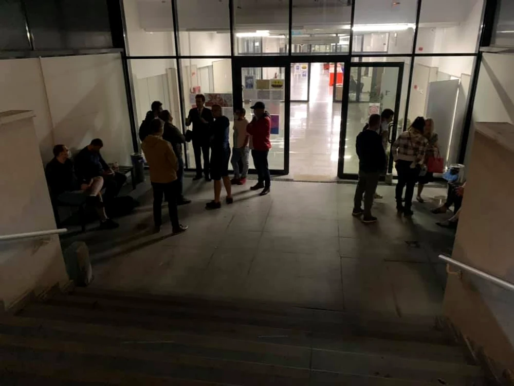 La ora 1.30, reprezentanții USR se aflau încă la Biroul Electoral de Sector