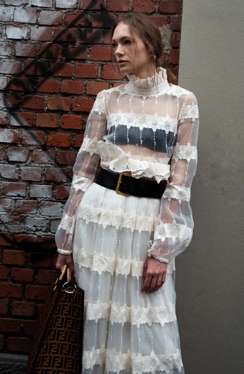 17 diana toma in creatie nicoleta negura la milan fashion week 1 jpg jpeg