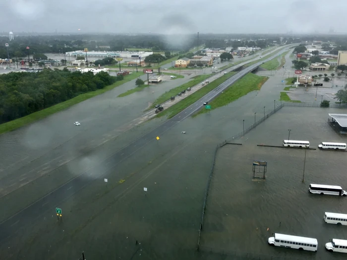 Uraganul Harvey a provocat inundaţii devastatoare Foto: EPA