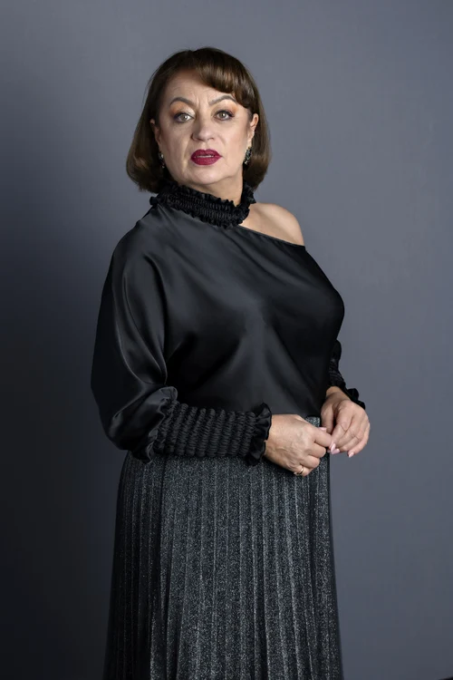 7 adriana trandafir 2 jpg jpeg