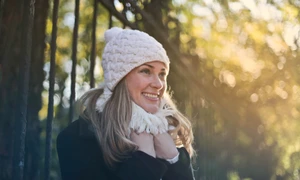 femeie frig pexels andrea piacquadio 783222 jpg