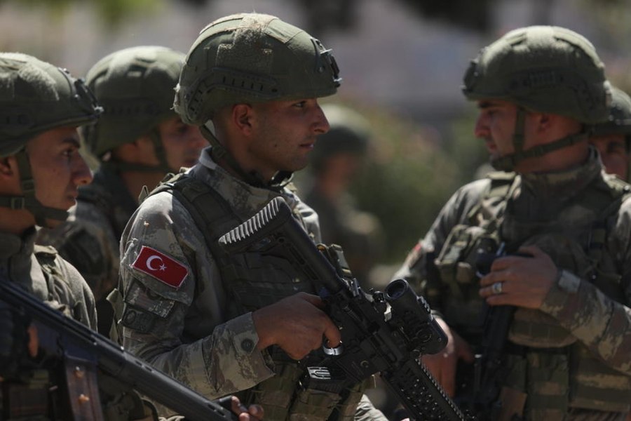  Un aliat strategic al României cere ejectarea din NATO a unui alt aliat strategic al României. Noi pe ce front ne aliniem? La comanda cui?