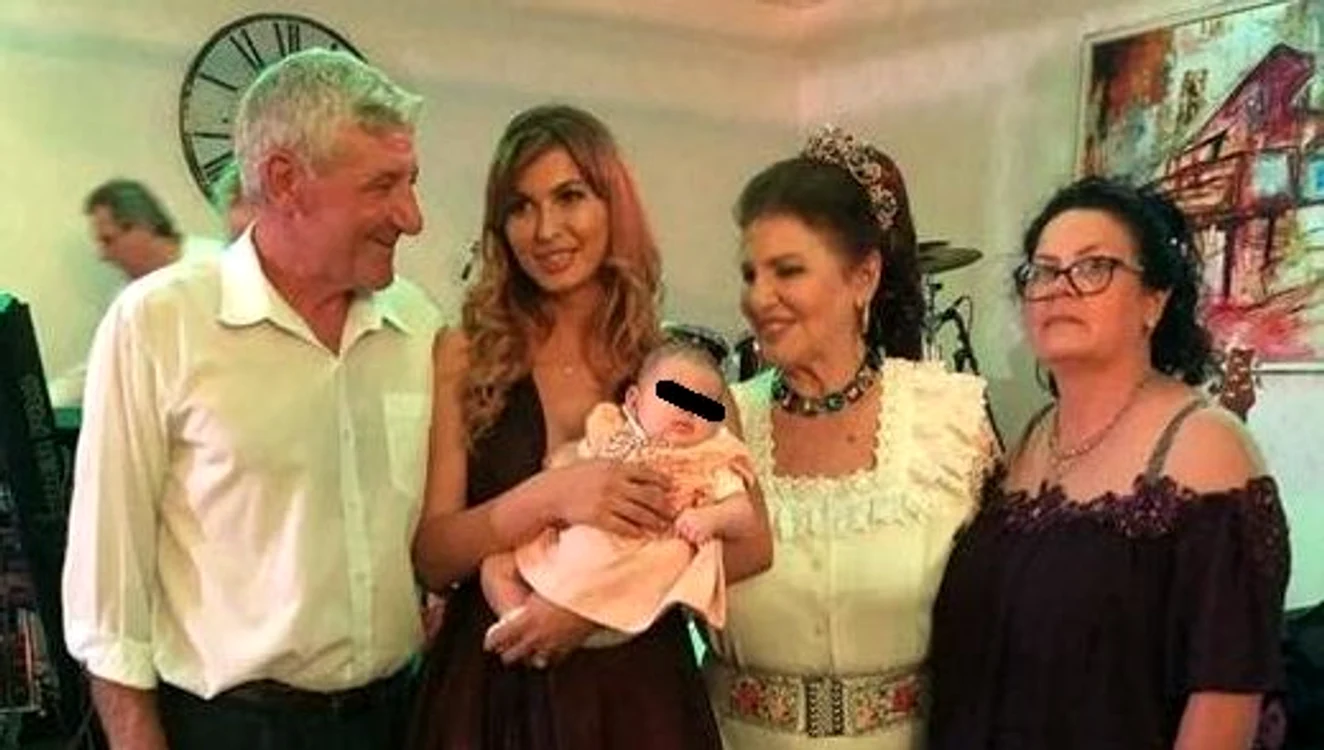 
    Mădălina Pamfile și-a botezat fetița. La petrecere a cântat și Irina LoghinFoto Instagram  
