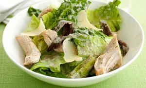 salata cu pui si parmezan jpeg