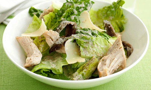 salata cu pui si parmezan jpeg