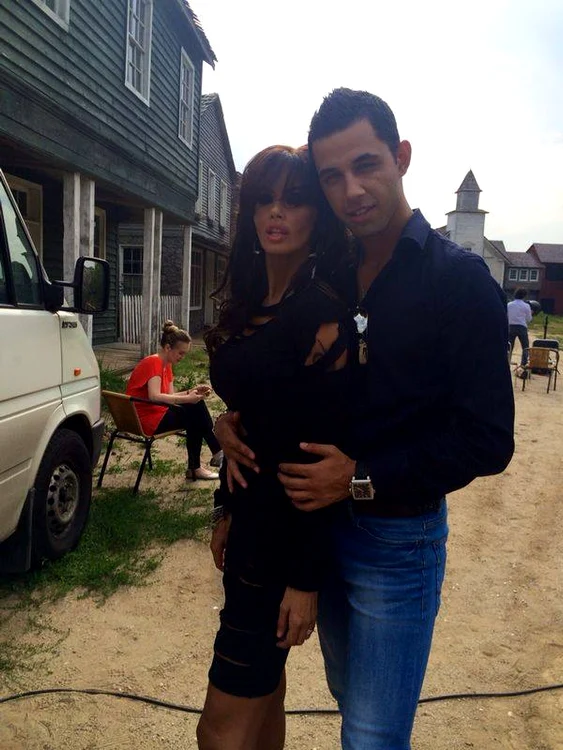 Alex şi Oana s-au despărţit recent