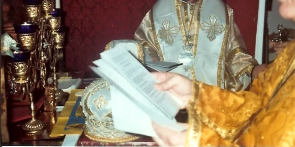 Preotul spaniol Pablo de Italica ţine slujbe şi pentru ortodocşii români