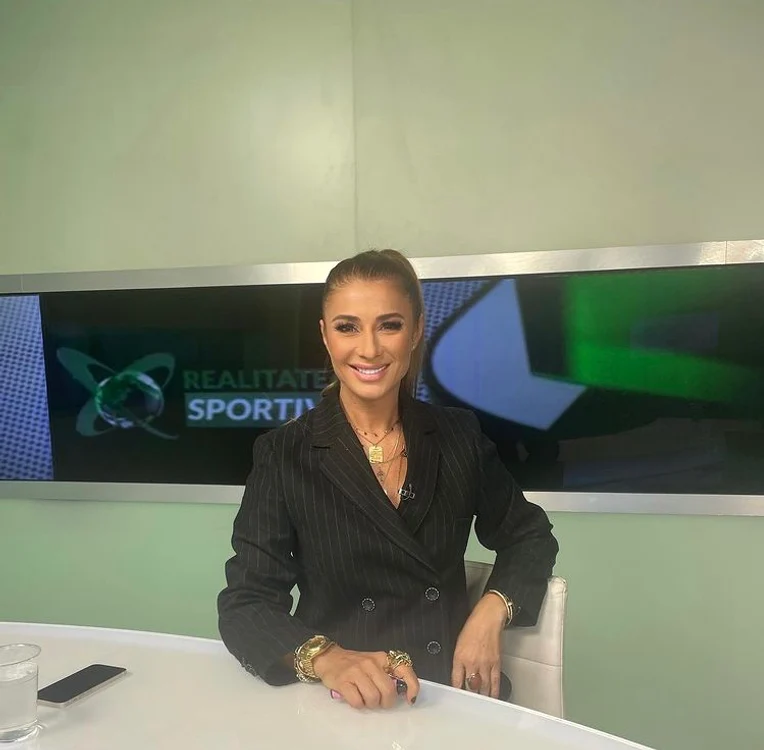 
    Anamaria Prodan și Laurențiu Reghecampf se despart după 15 ani de relațiefoto: arhiva personală  