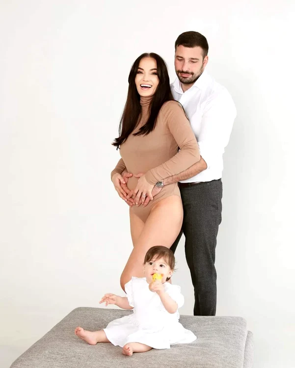 Beatrice Olaru și familia ei - Foto: social media