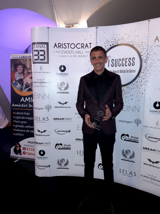 Cosmin Cernat a fost desemnat „Bărbatul Anului” la Gala I Success „Celebrity Awards - Bărbaţi de succes” 