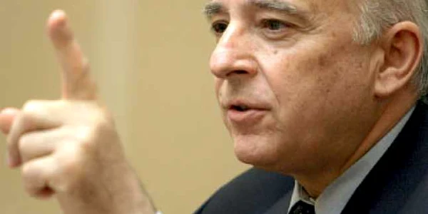 Mugur Isărescu prezintă la 11.00 raportul trimestrial asupra inflaţiei