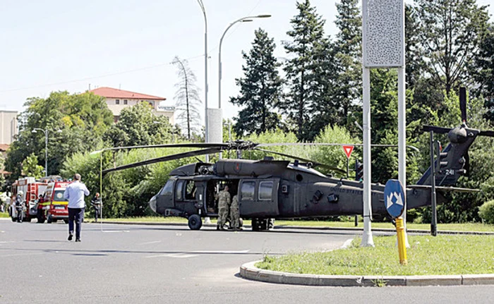 Militarii au defilat marți dimineaţă, 20 iulie, în Piaţa Aviatorilor