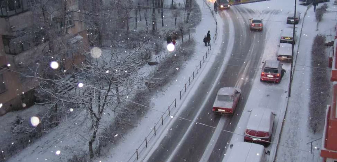 Zăpada are câţiva centimetri la Suceava