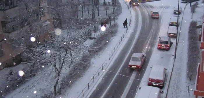 Zăpada are câţiva centimetri la Suceava