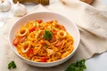 Paste cu sos de rosii si calamari  Sursa foto shutterstock 2266108825 jpg