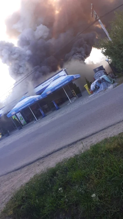 Incendiu puternic la un magazin. 