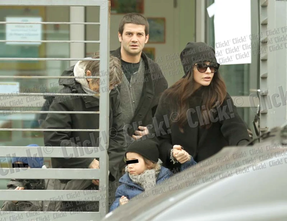 Cristi şi Adelina au mers împreună s-o ia de la grădinţă pe fiica lor cea mare, Natalia (FOTO: MIHAI IONESCU)