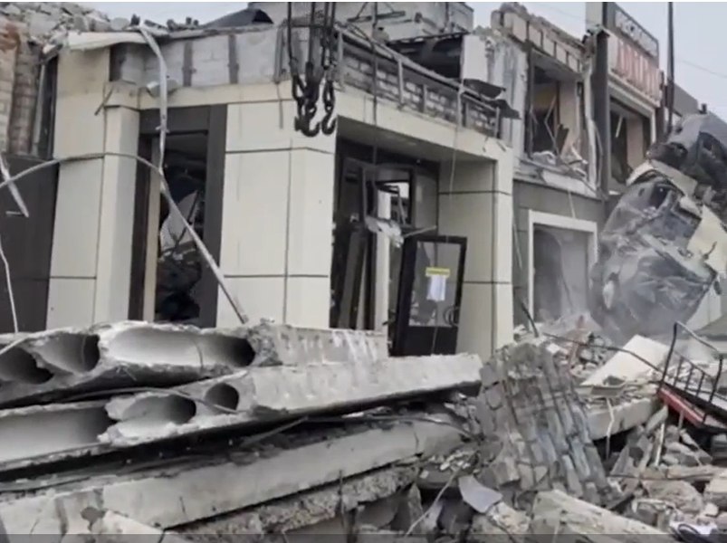 UPDATE Opt morţi într-un bombardament ucrainean asupra unei brutării în estul ocupat, potrivit Moscovei
