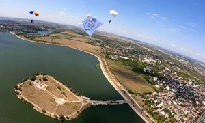 Red Bull Flugtag insula Lacul Morii png