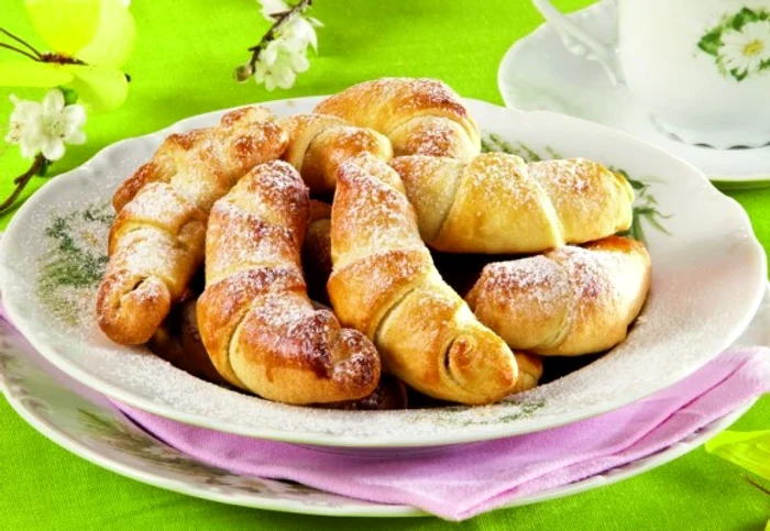 Cu gemul ramas de peste iarna, poți prepara niste cornuri delicioaseclickpoftabuna.ro