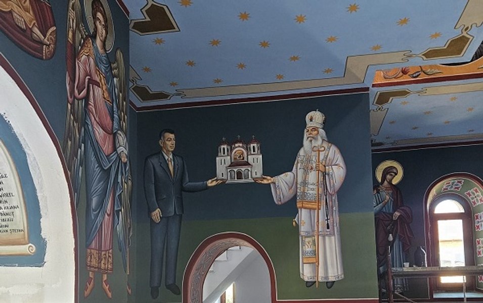 Primar pictat în noua biserică din comună. De ce a fost înlocuit edilul cu „fețe imaginare“