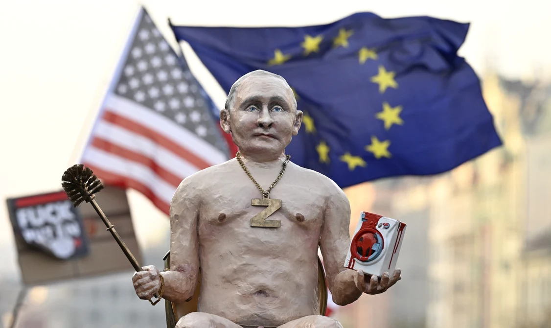 Statuia lui Vladimir Putin scoasă la licitație. Foto: Profimedia