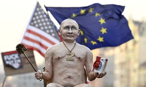 Vladimir Putin statuie toaleta FOTO Profimedia jpg