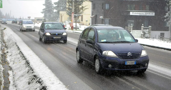 Niciun drum judeţean nu este blocat din cauza zăpezii.