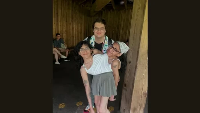 Carmen și Lupita alături de Daniel - Foto: Instagram