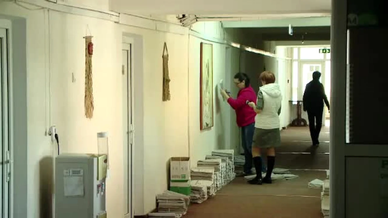 Funcționare pe holul unei instituții