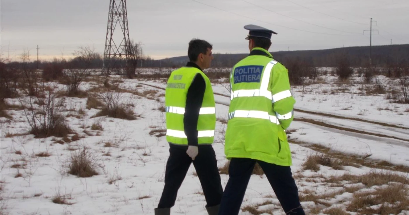 Tânărul a fost prins în flagrant de poliţişti