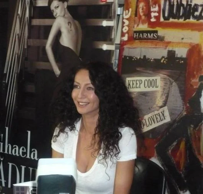 
    Mihaela Radulescu (foto: facebook)  