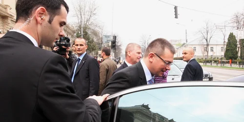 Premierul Mihai Răzvan Ungureanu se va confrunta cu prima moţiune de cenzură