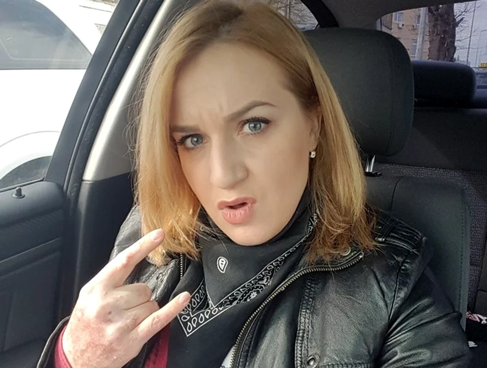 Urmele tragediei încă se mai văd pe mâinile Corinei
