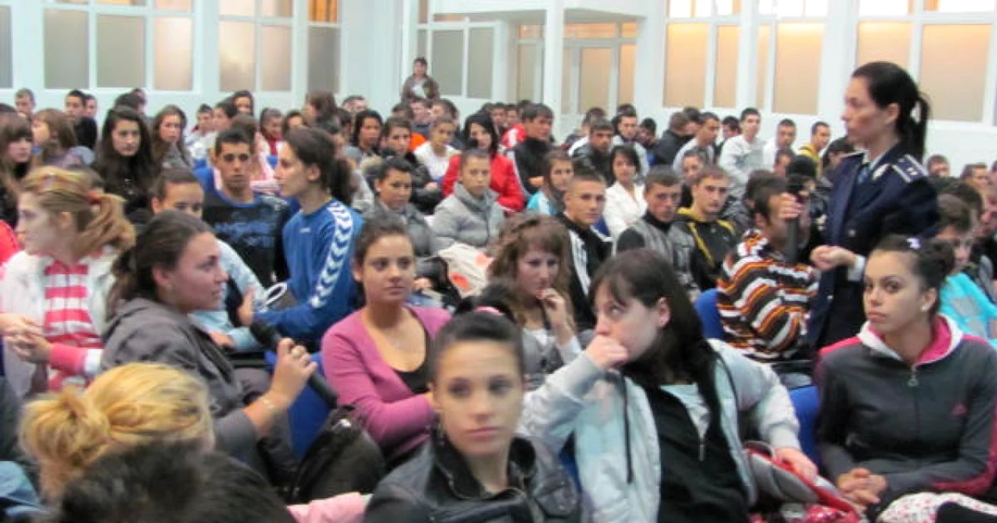 Elevii de la Colegiul Tehnic Energetic au discutat despre injungierea liceeanului craiovean