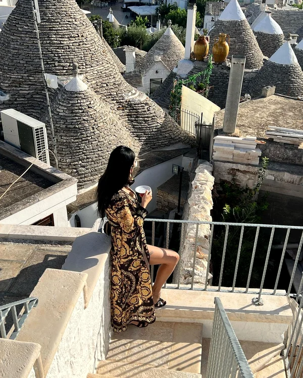 Brigitte si sora ei Cristina Szeifert in vacanta in Puglia Italia (3) jpg