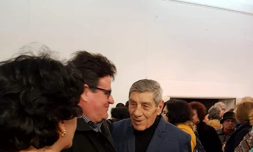 A făcut o baie de mulțime la piesa de teatru "Mitică Popescu" jpeg