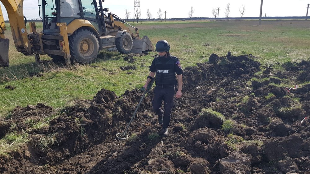 Depozit de proiectile neexplodate, descoperit lângă Buzău. Misiunea de asanare, în derulare