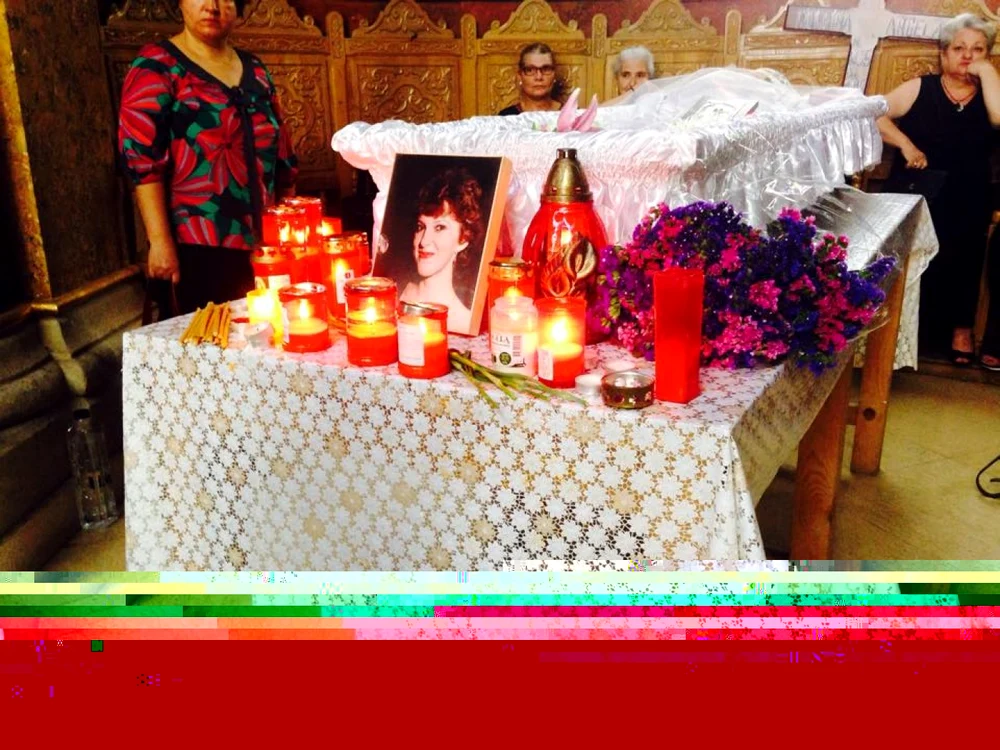 Trupul neînsufleţit al Angelei Ciochină a fost depus, de marţi seară şi până joi la prânz, la cimitirul Bellu din Capitală FOTO Adevărul