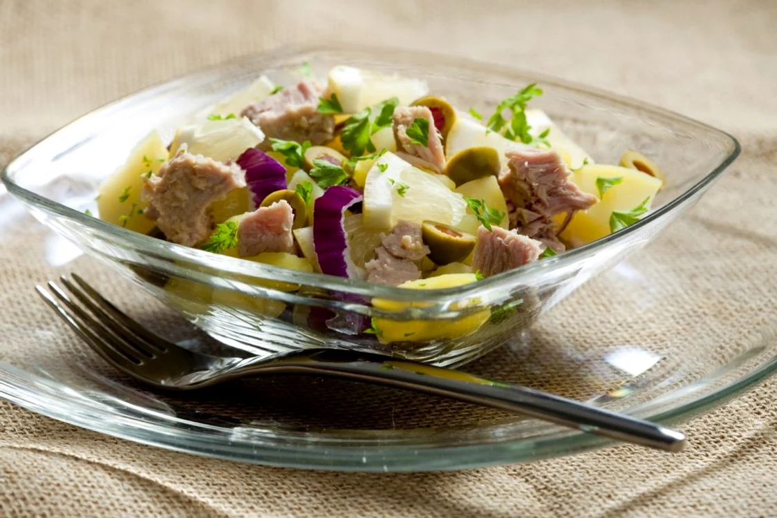 salata de cartofi cu ton jpeg