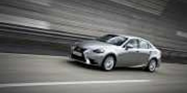 Lexus IS lansat in Romania