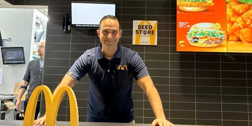 alexander nouri x png