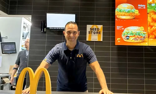 alexander nouri x png